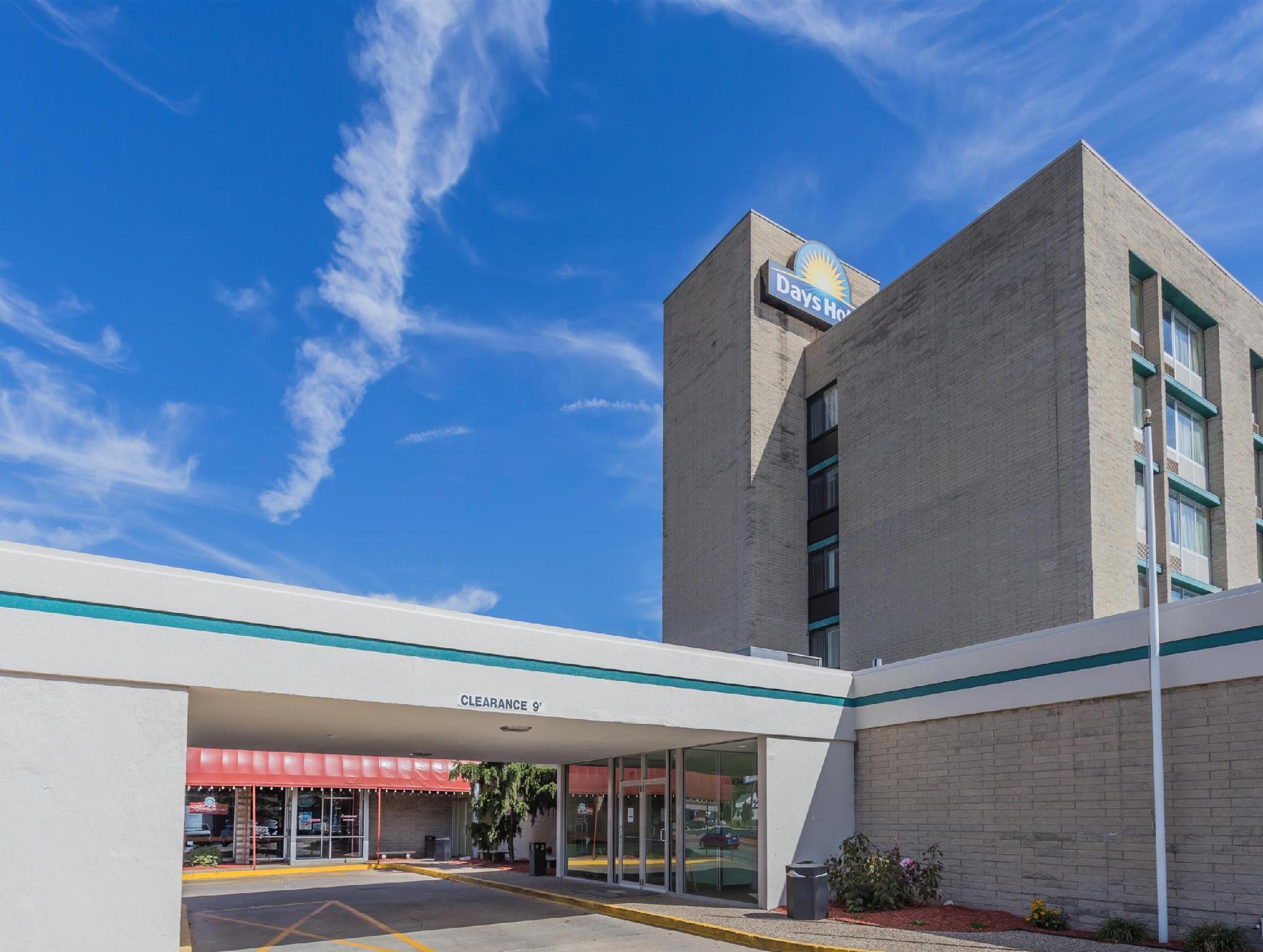 Days Hotel By Wyndham Danville Conference Center Exterior photo